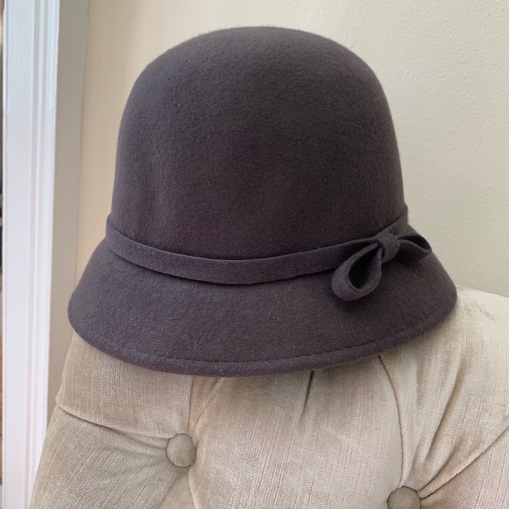 Adorable felt hat - Picture 2 of 2